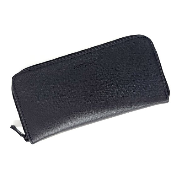 Mary Kay Essential Brush Collection - Picture 5 of 8